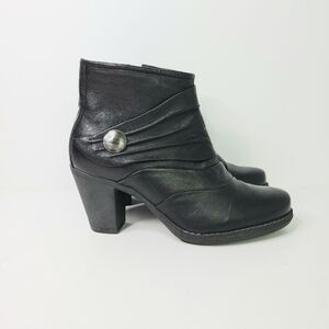 V Italia Ancona Black Genuine Leather Pleated Chunky Ankle Boot